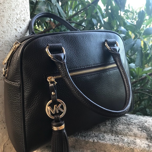 NWT Michael Kors Knox tassel MD coffee purse - Picture 2 of 7